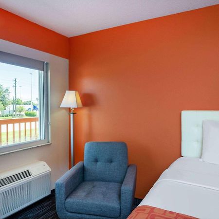 Howard Johnson By Wyndham Vero Beach/I-95 Exterior photo