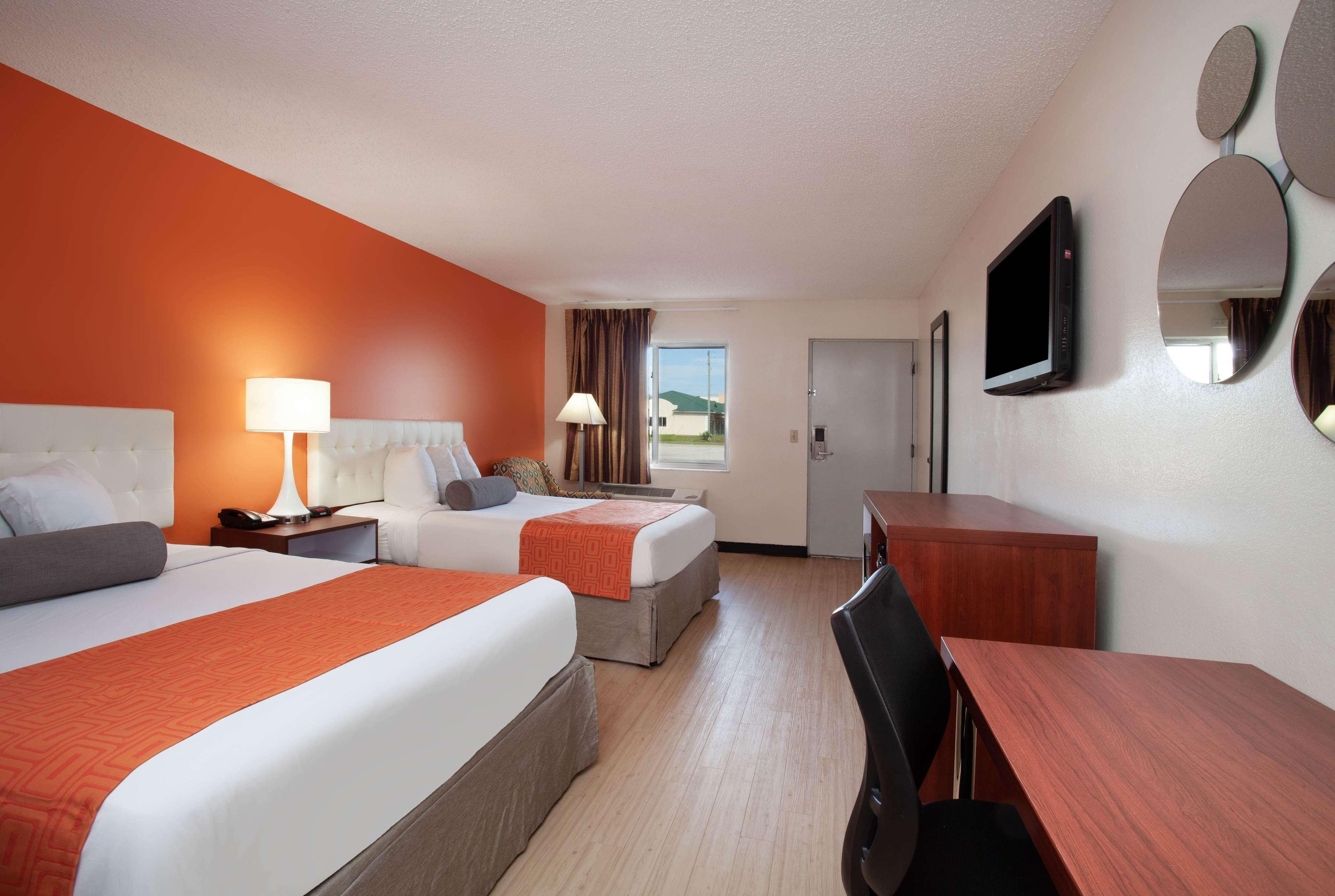 Howard Johnson By Wyndham Vero Beach/I-95 Exterior photo